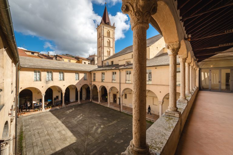 biblioteca di finale ligure