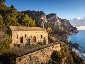 Varigotti_Chiesa di San Lorenzo_DJI_0881