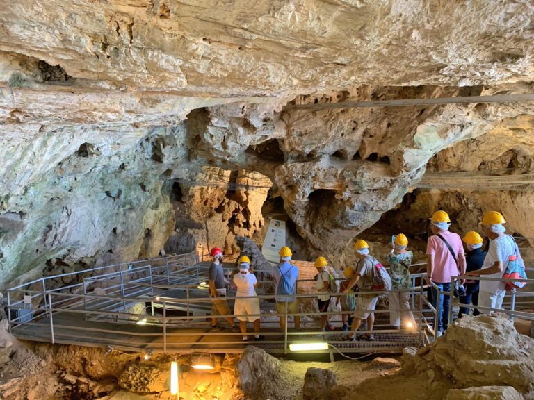 Visite guidate alla Caverna delle Arene Candide