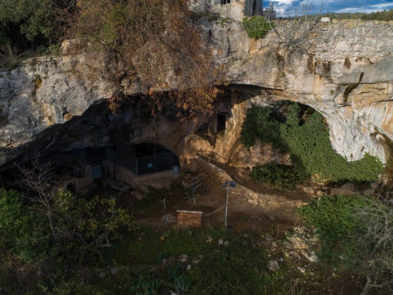 Work in progress: scavi archeologici in corso all’Arma delle Mànie – MUDIF