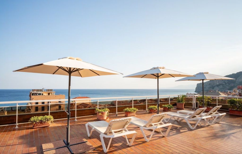 HOTEL Careni