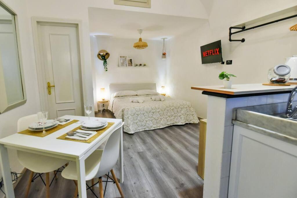 Hostmate